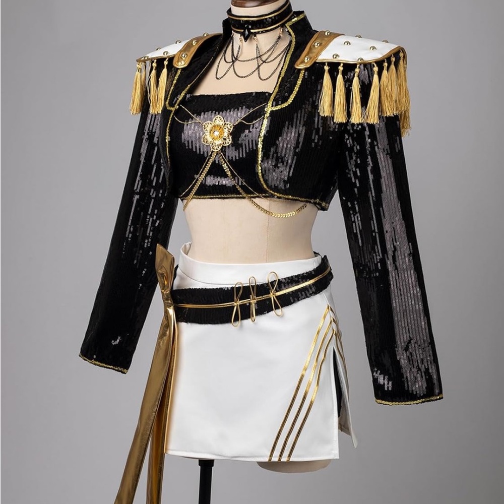 Mira’s cosplay golden outfit